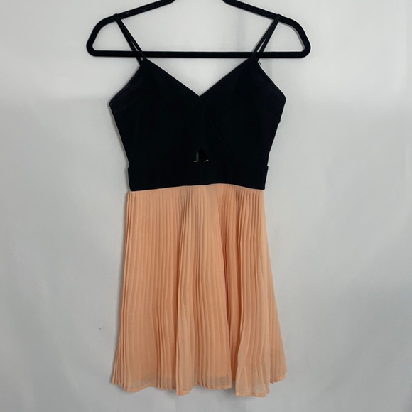 Material Girl Two Tone Strap V Neck Dress Size S - Picture 3 of 8